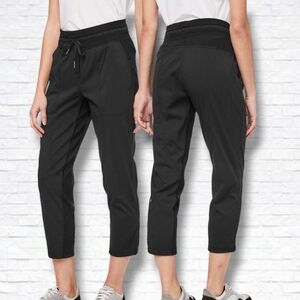 Lululemon Black Dance Studio Crop *25 Size 4